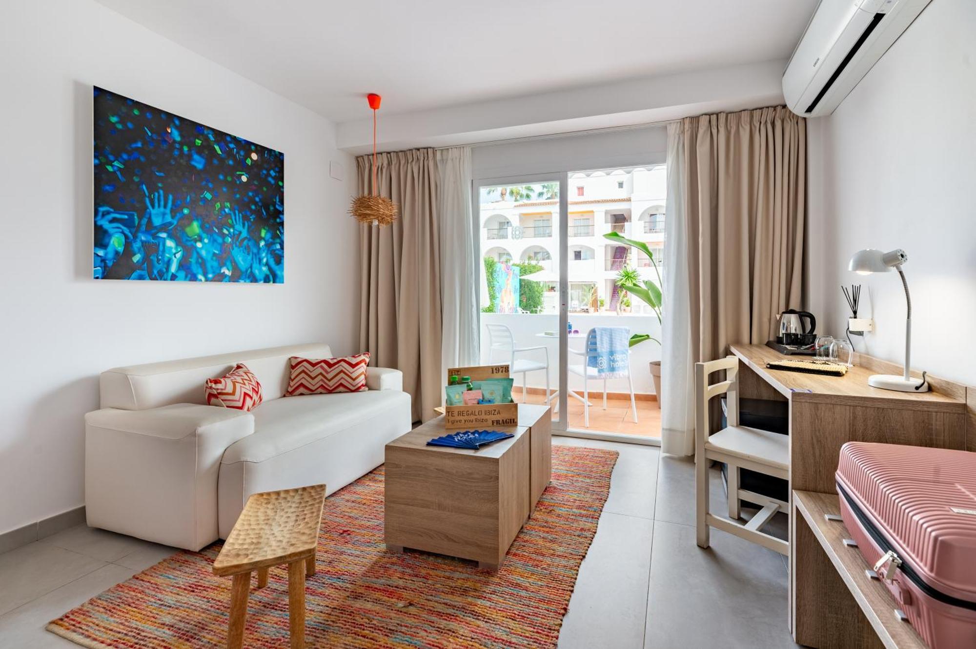 Hotel Vibra Bossa Flow - Adults Only Playa d'en Bossa Ngoại thất bức ảnh