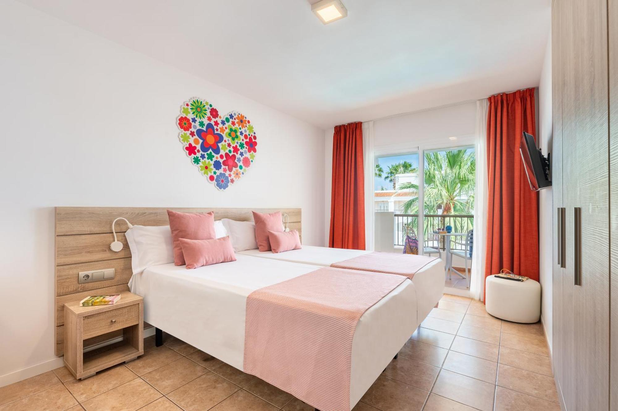 Hotel Vibra Bossa Flow - Adults Only Playa d'en Bossa Ngoại thất bức ảnh