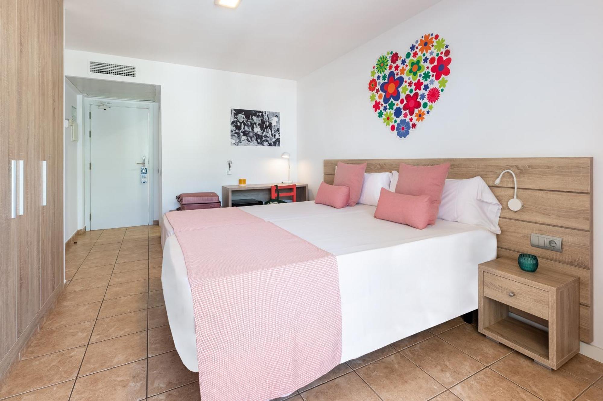 Hotel Vibra Bossa Flow - Adults Only Playa d'en Bossa Ngoại thất bức ảnh