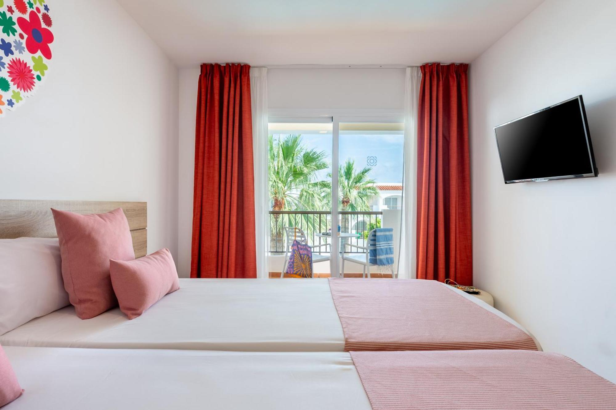 Hotel Vibra Bossa Flow - Adults Only Playa d'en Bossa Ngoại thất bức ảnh